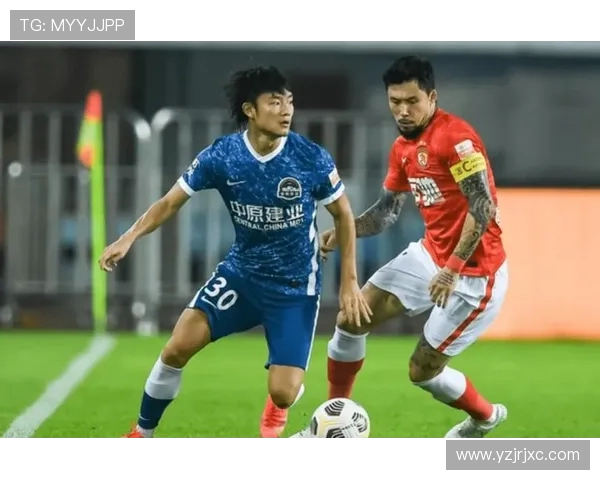 成都足球队以67分领跑精英赛积分榜展现强劲实力